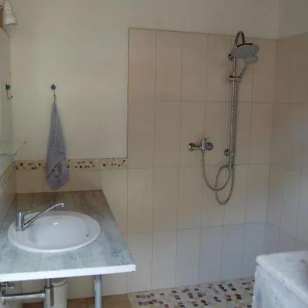 A Semesterbostad Bazian
